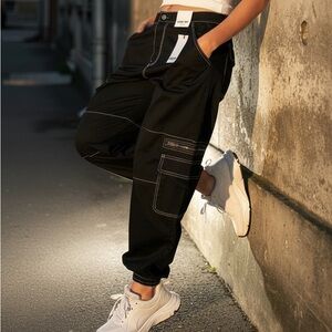 Women Black Denim White Stitching Cargo Joggers Large NWT